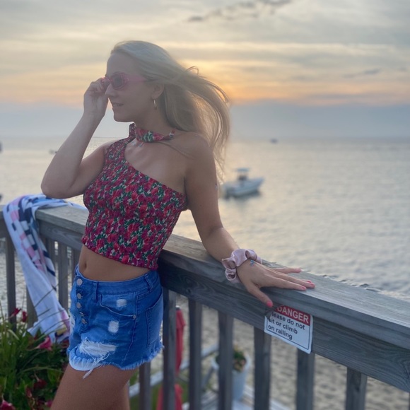 Meet your Posher, Jess - Picture 3 of 3